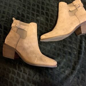 Lucky brand women’s sz 7 booties